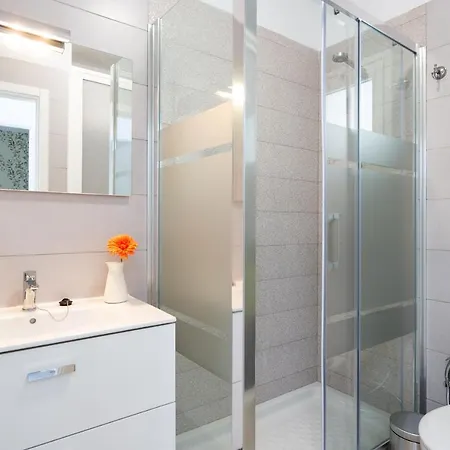 Home2book Bright Appartement